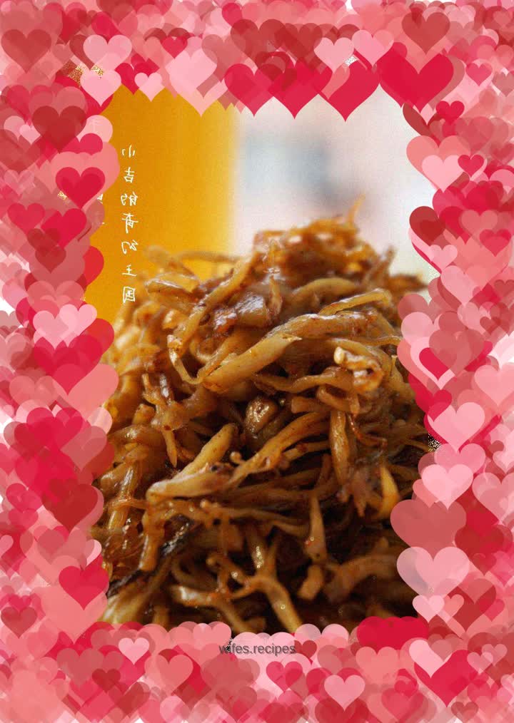 Stir-fried shredded king oyster mushrooms