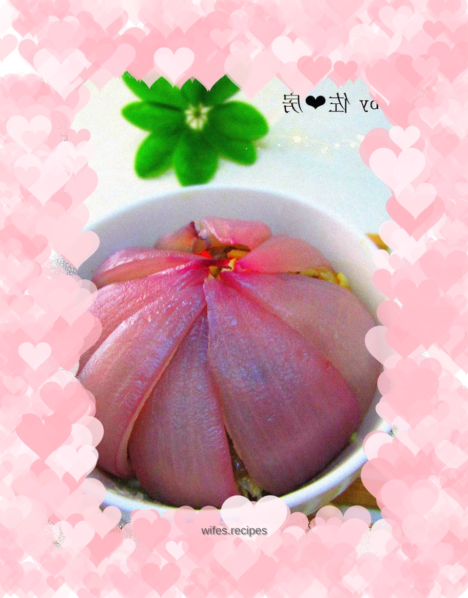 Steamed fish with onions