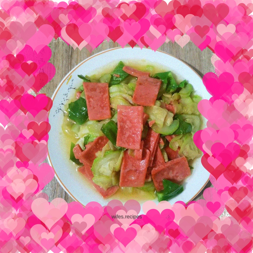 Fried zucchini with ham