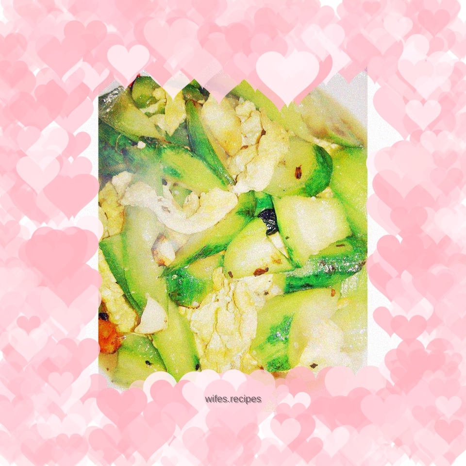 Fragrant loofah scrambled eggs