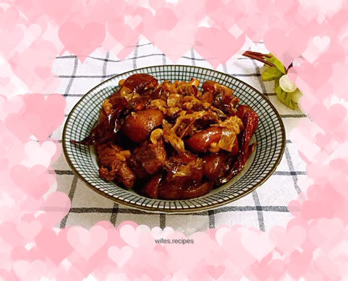 A beauty dish that replenishes collagen—steamed pork trotters with winter vegetables