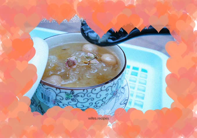 The refreshing French Rose, Snow Lotus Seed and Longan Soup will quickly replenish collagen for your skin!