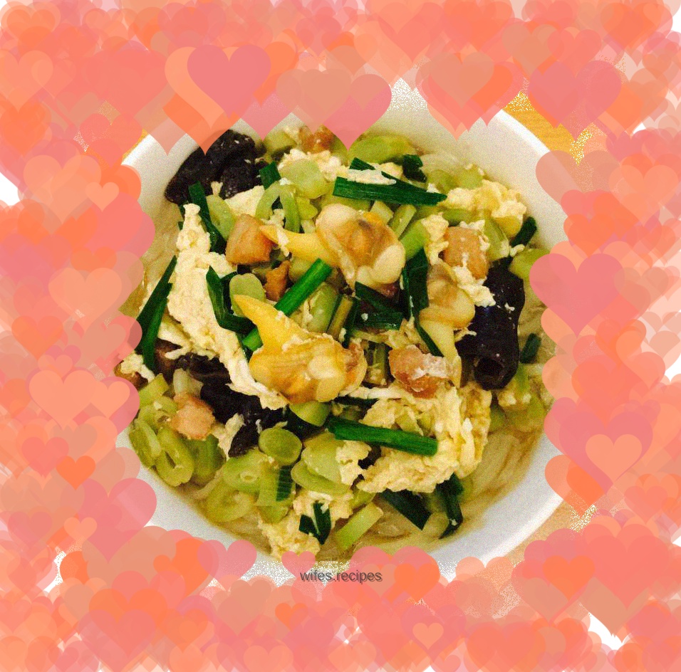 Beans and Seafood Braised Noodles