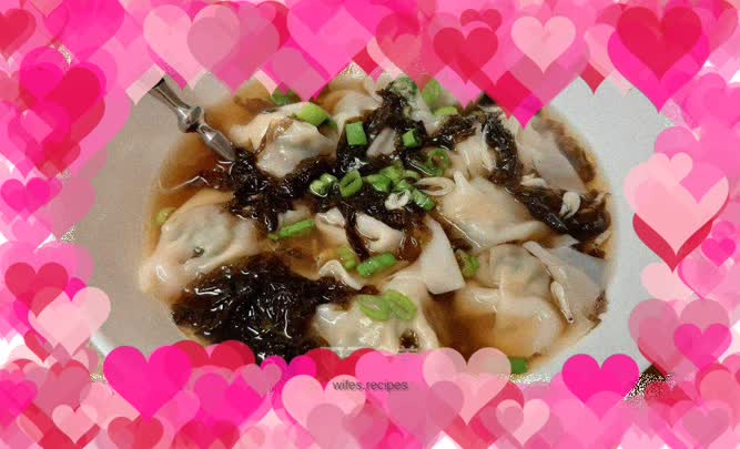 Large wontons with chives and fresh meat