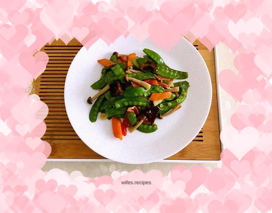 Colorful preserved snow peas