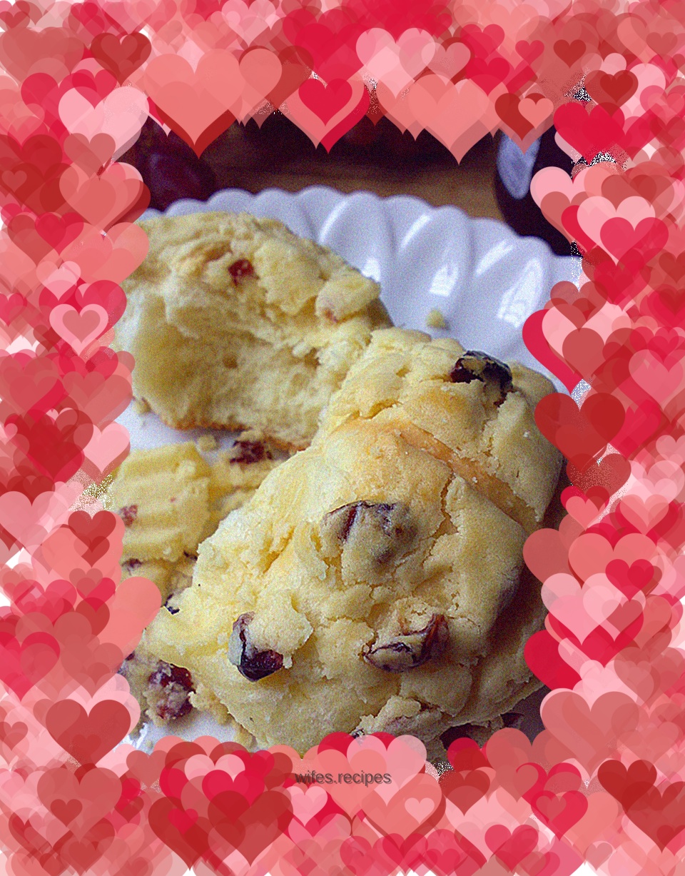 Cranberry puff pastry bun