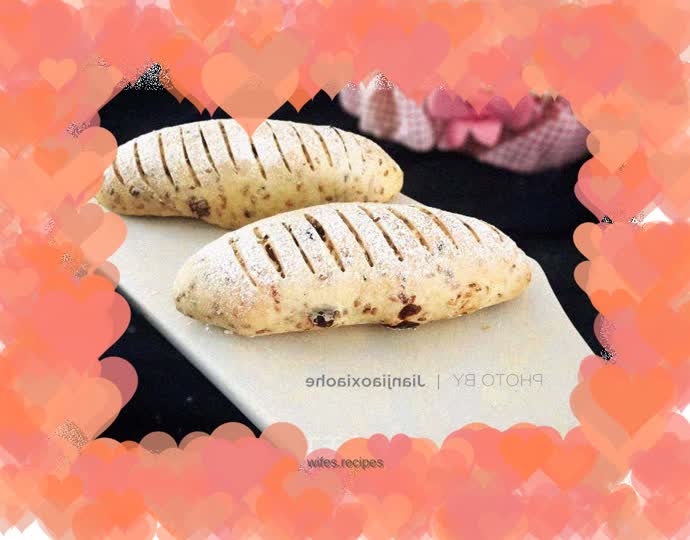 Flaxseed and Raisin Soft European Buns