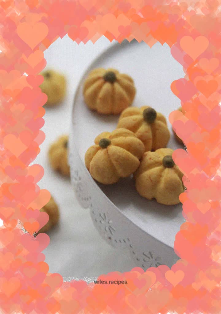mini pumpkin cookies—cute and childlike little pumpkins