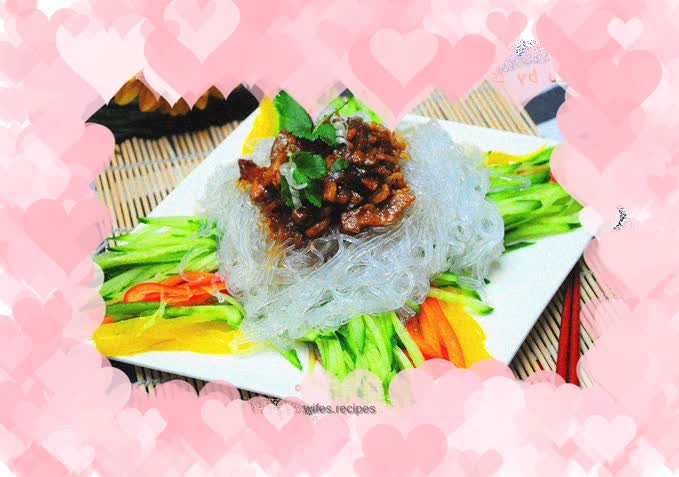 Pork belly mixed with colorful silk