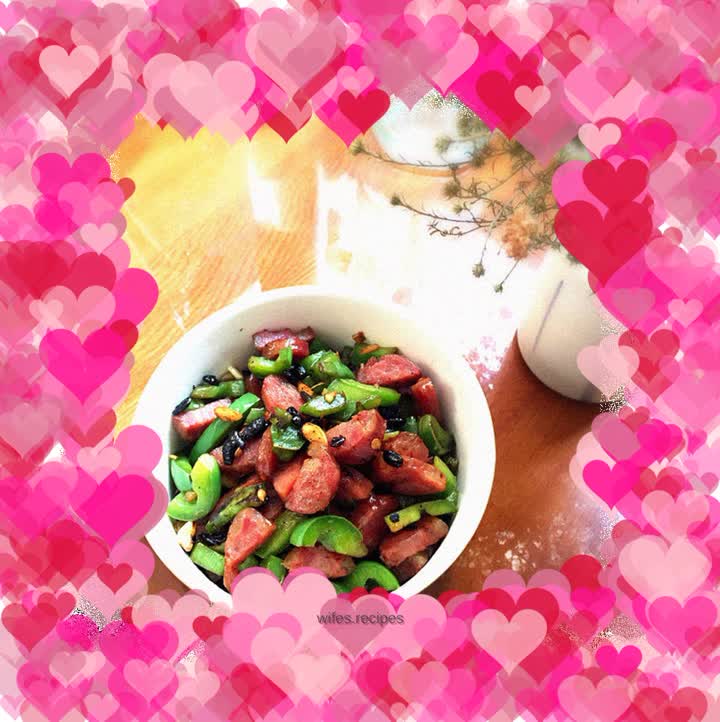 Sausage stir-fried with soybean and green pepper
