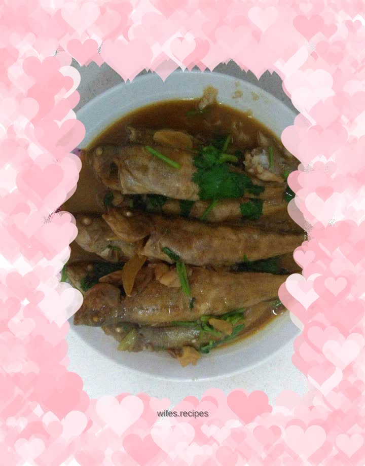 Braised small yellow croaker in soy sauce