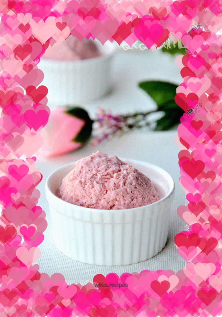 Strawberry ice cream