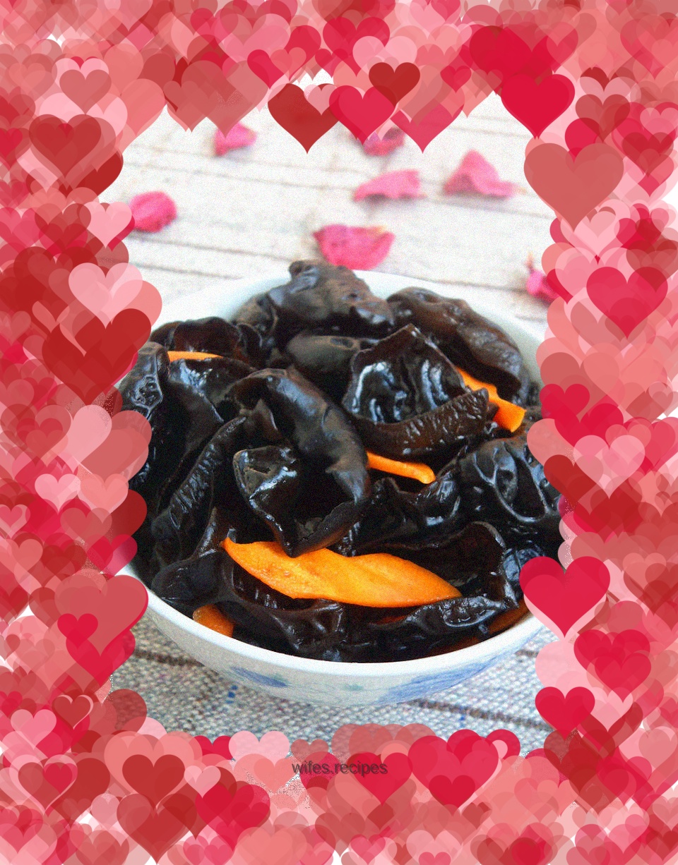 Stir-fried wild fungus