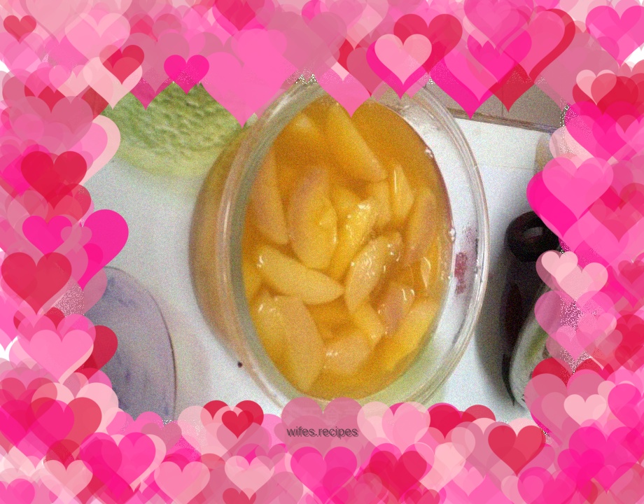 Homemade canned peaches