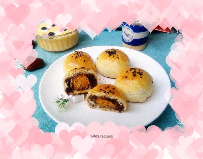 Date paste and egg yolk cake