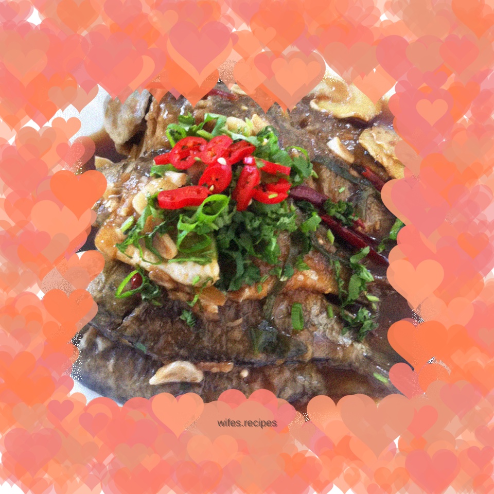 Braised wild crucian carp