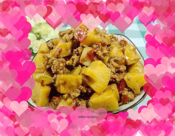 Chopped pepper, minced pork and lotus root