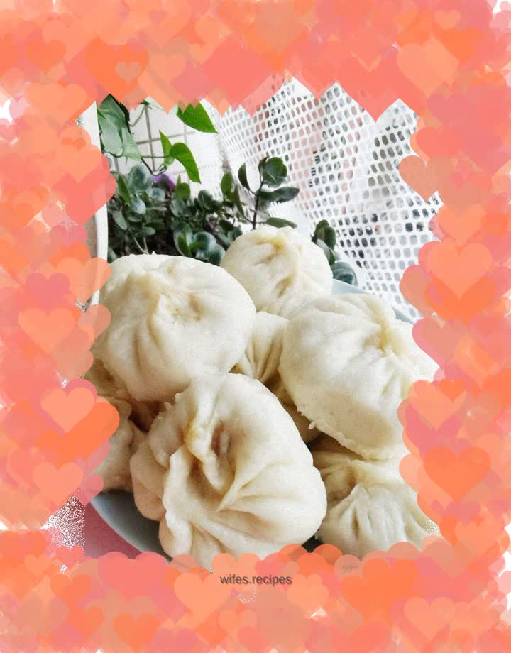 Pork and cabbage stuffed buns