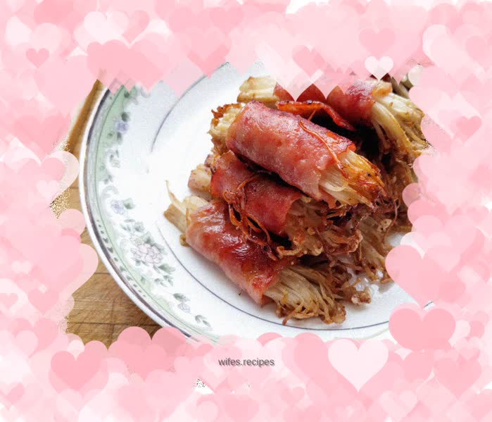 Ten-minute quick dish Bacon and Golden Needle Rolls