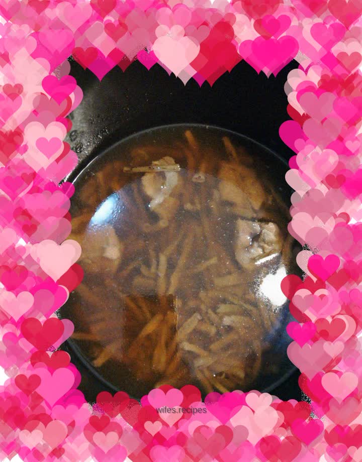 Dried beans stewed in dragon bone soup