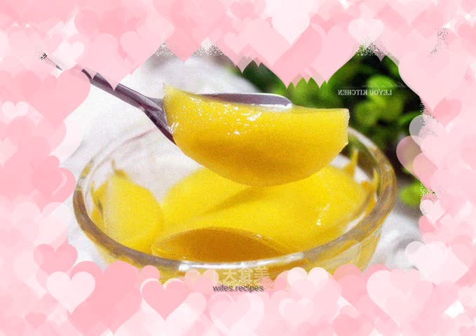 Homemade canned yellow peaches