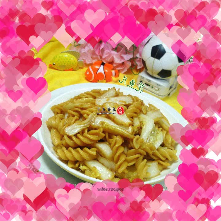 Stir-fried screw noodles with cabbage