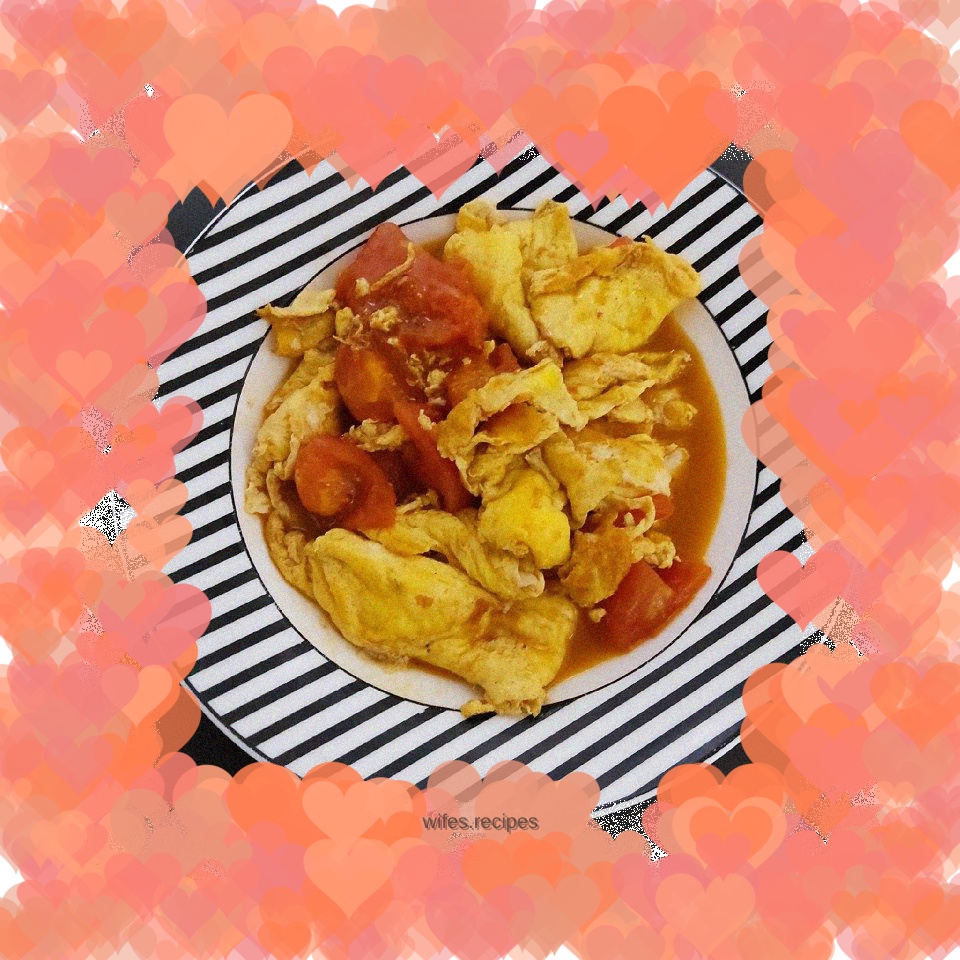 Scrambled eggs with tomatoes