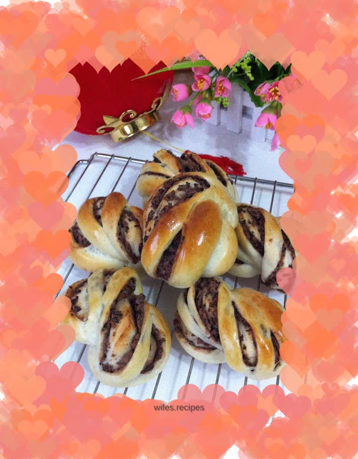 Red bean paste roll bread