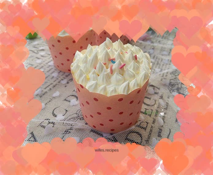 Cream cup cake