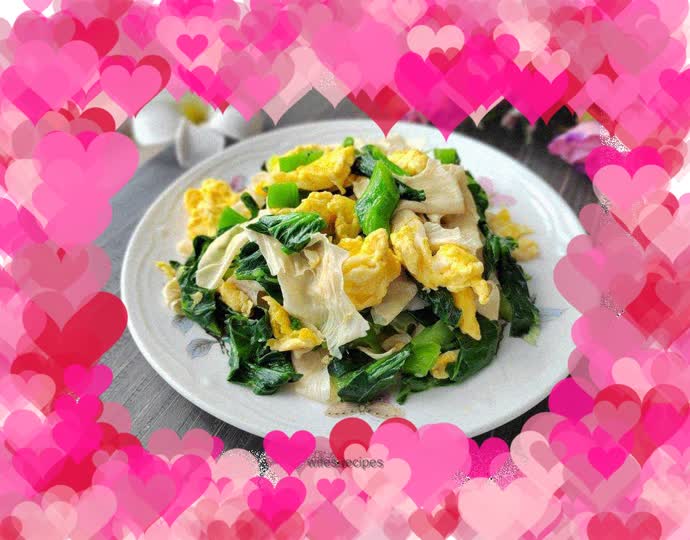 Fried bean curd skin with vegetables and eggs