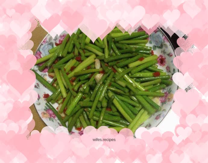 Chopped pepper and garlic sprouts