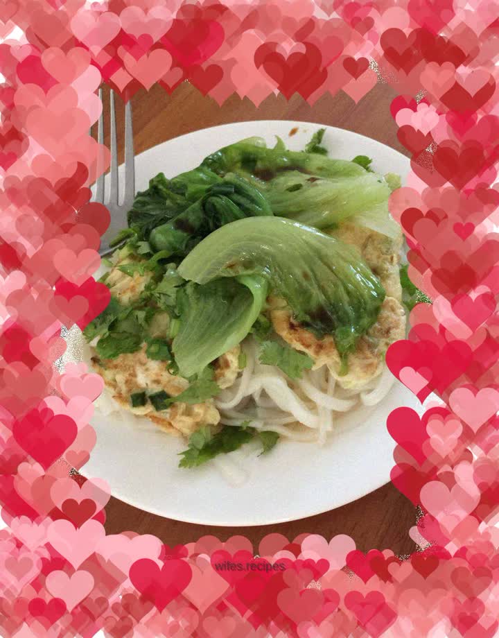 Vegetable and egg noodles