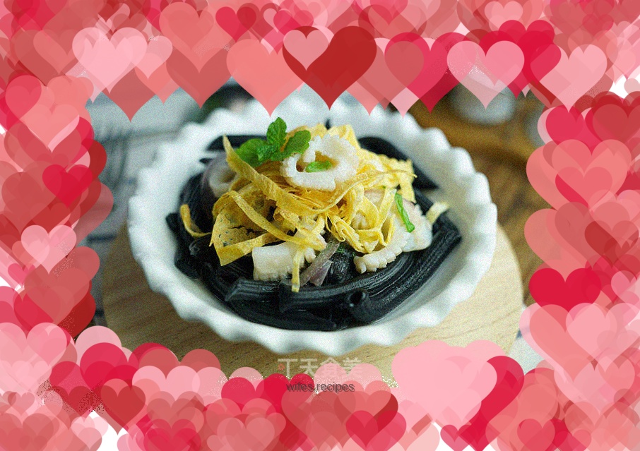 Egg Cuttlefish Noodles