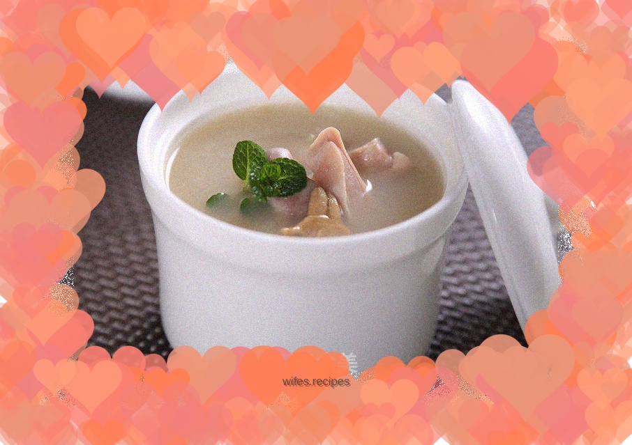 Dried razor clam and pork belly soup