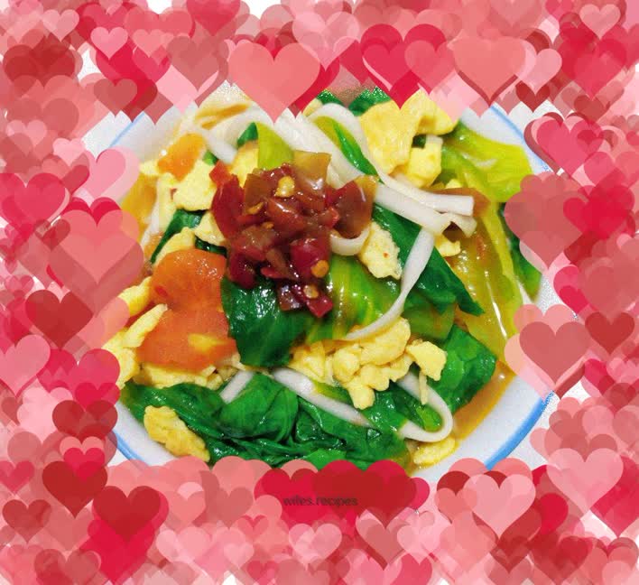 Tomato, egg and vegetable noodle soup