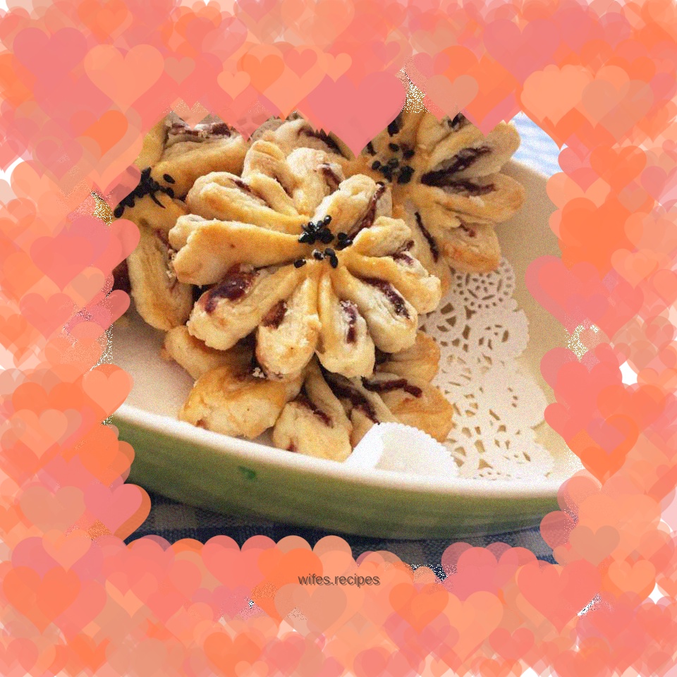 Chrysanthemum cake with bean paste