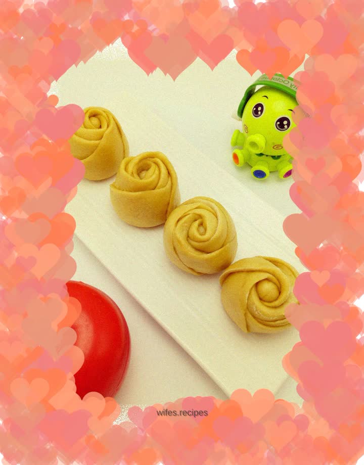Yellow rose steamed buns