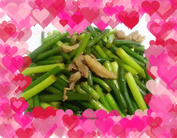 Stir-fried shredded pork with garlic