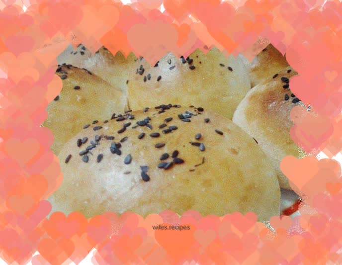 Grainy red bean filling bread