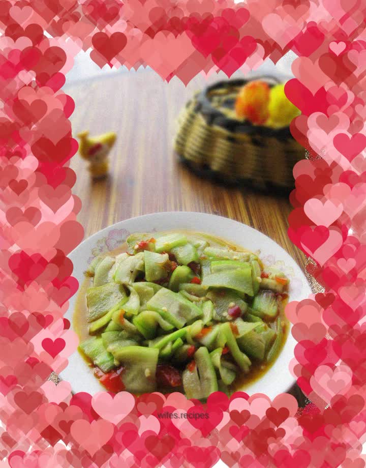 Stir-fried loofah with chopped pepper