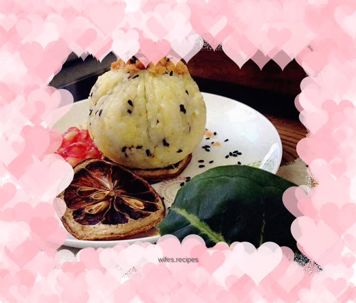 Meat floss rice balls