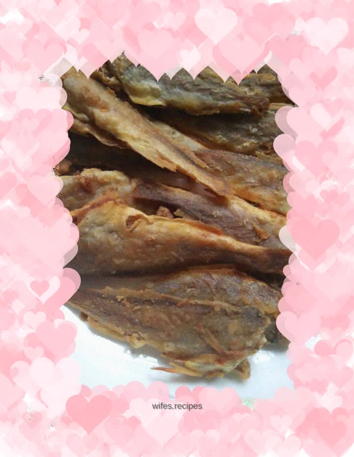 Pan-fried small yellow croaker