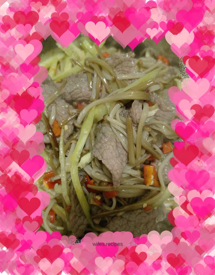 Beef slices mixed with enoki mushrooms