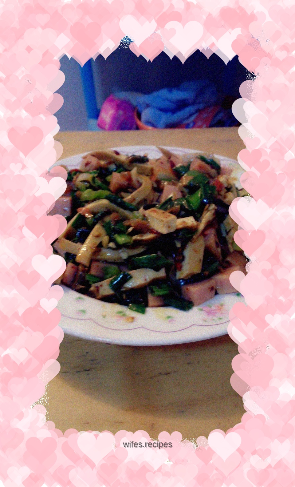 Dry fried ham with garlic sprouts