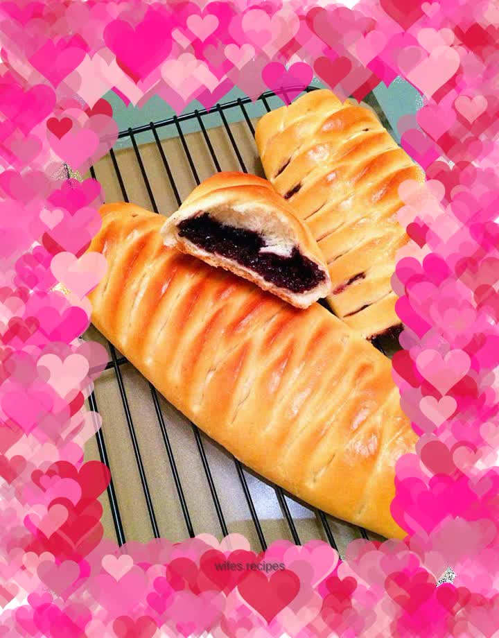 Purple glutinous rice bread