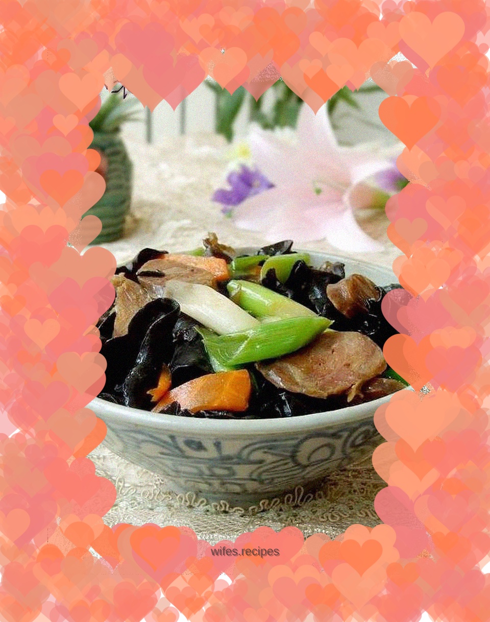 Stir-fried fungus with sausage