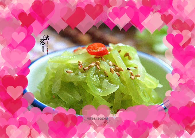 Mixed shredded lettuce