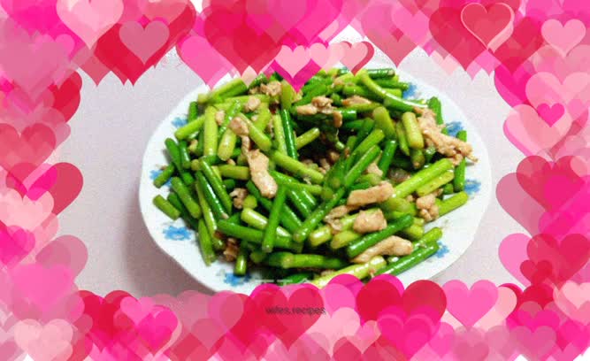 Stir-fried pork with garlic