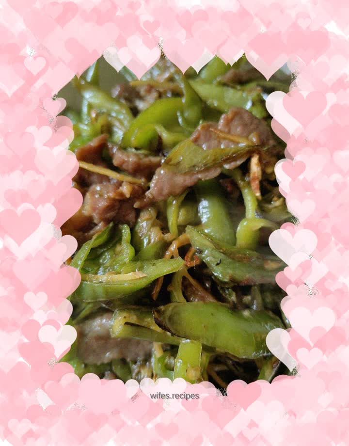 Stir-fried pork with double peppers