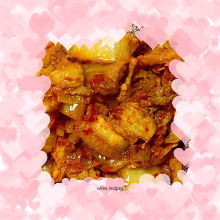 Stir-fried spicy cabbage with pork belly